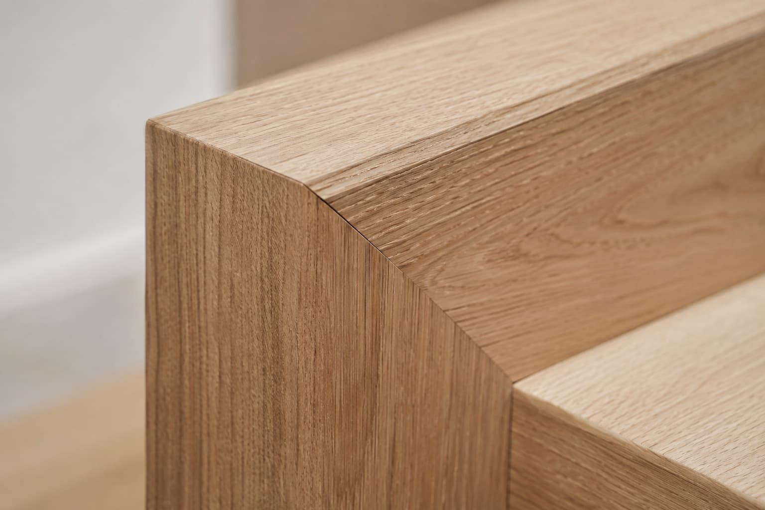 Mitred corners carry the grain around every fold.